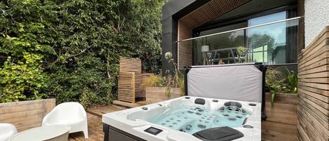 小屋 | 室外 SPA 浴池