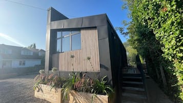 Cabin | Exterior