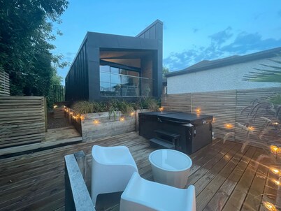 River View Guest House, Jacuzzi, Boat, Fire Hire