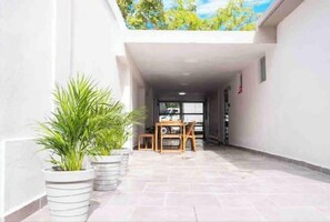 Outdoor dining - 
Peaceful, next to the Beach"A"
 (San Juan)