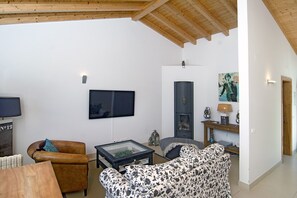 TV, lareira
