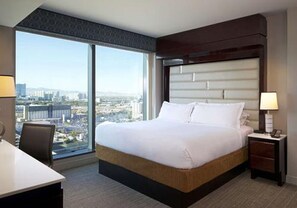 3 Schlafzimmer, Zimmersafe, Schreibtisch, Bügeleisen/Bügelbrett