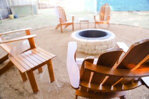 Property grounds - 1 Bdrm, Sleeps 4, Close to water, Firepit, Pet friendly, Full Kitchen (Pottsboro)