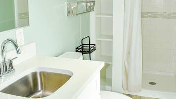 Hårføner, håndklær, såpe og sjampo