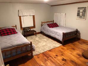 5 bedrooms, iron/ironing board, free WiFi, bed sheets