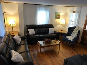 Smart TV - Sale 50% OffSeason Riverfront Route 28 Cooperstown - Multifamily Home (Portlandville)