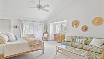 1 chambre, bureau, fer et planche à repasser, lit parapluie