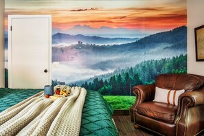 3 bedrooms, iron/ironing board, travel cot, Internet