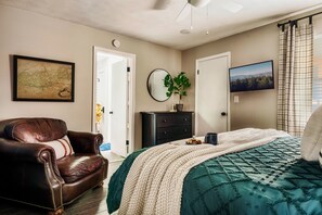 3 bedrooms, iron/ironing board, travel crib, WiFi