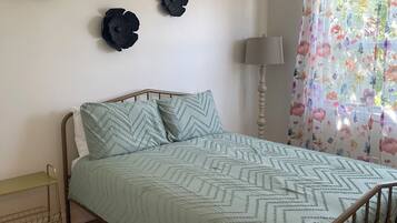 3 bedrooms, in-room safe, iron/ironing board, free WiFi