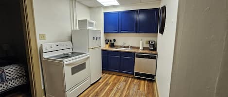 Microwave, oven, stovetop, dishwasher