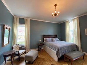 1 sovrum, skrivbord, strykjärn/strykbräda och wi-fi