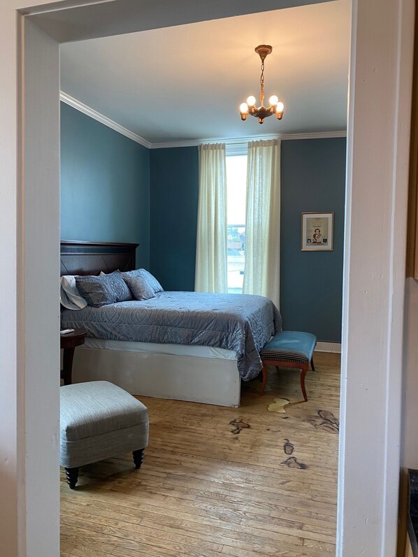 1 chambre, bureau, fer et planche à repasser, Wi-Fi