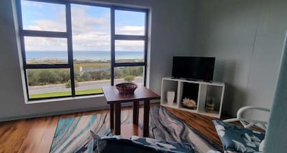 Francin's is nestled at the foot of the Kogelberg mountain with a seaview.