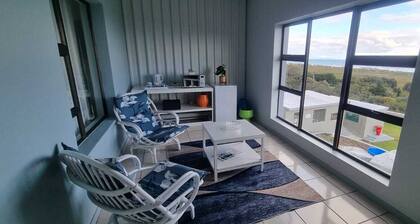 Francin's is nestled at the foot of the Kogelberg mountain with a seaview.