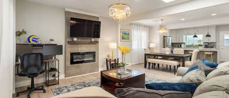 TV, fireplace