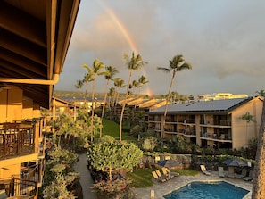 Utendørsbasseng og et oppvarmet basseng