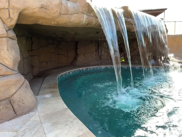 Outdoor pool - Newly Completed Amazing Pool Home with 44' Slide and Grotto (Lake Havasu City)