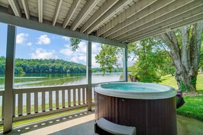 Outdoor spa tub - Lakefront Home: Fishing + Kayaking + King Bed + Hot Tub (Logan)