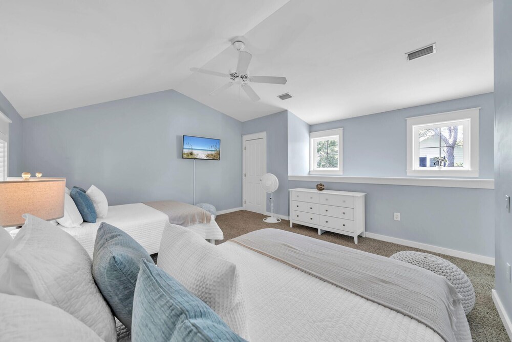 Heart of Sandestin PetFriendly Home with Patio and Pool near Golf