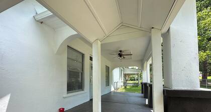 Hickory House - 4 Bedrooms - Sleeps Up To 8