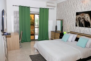 4 chambres, bureau, fer et planche à repasser, Wi-Fi