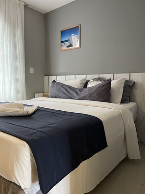 1 bedroom, in-room safe, blackout curtains, soundproofing - hihome - Royale (Cabo Frio)