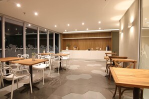 Eenvoudig appartement | Dineren