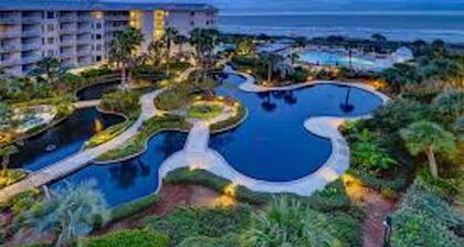From the Owners Seen on HGTV! A Deluxe Beach Villa the Center of all Attractions