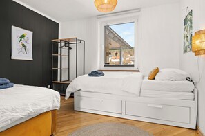 2 bedrooms, desk, iron/ironing board, travel crib