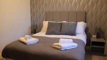 4 bedrooms, desk, iron/ironing board, free WiFi