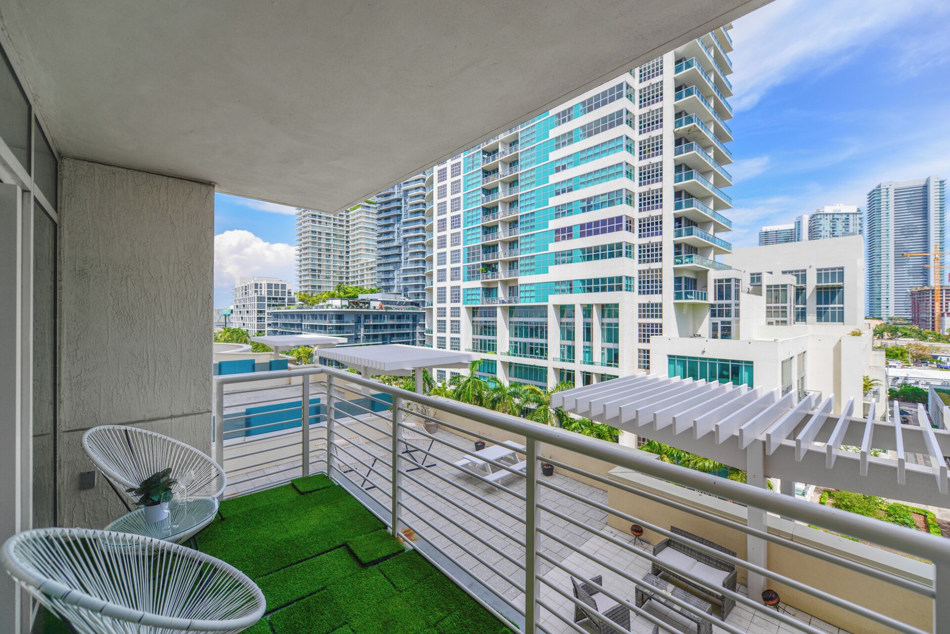 Deluxe Apartment | Balcony