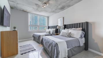 Deluxe Apartment | 2 bedrooms, blackout curtains, free WiFi, bed sheets