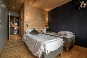 5 bedrooms, iron/ironing board, travel cot, free WiFi