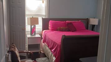 3 bedrooms, iron/ironing board, WiFi, bed sheets