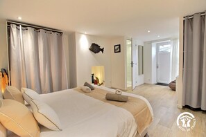 3 bedrooms, iron/ironing board, travel crib, free WiFi