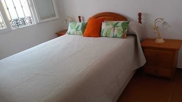 4 chambres, fer et planche Ă repasser, Wi-Fi, draps fournis