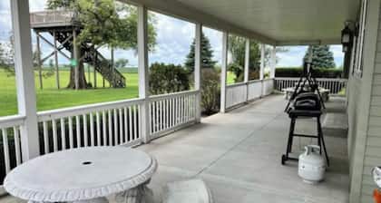 Starved rock area country ranch
