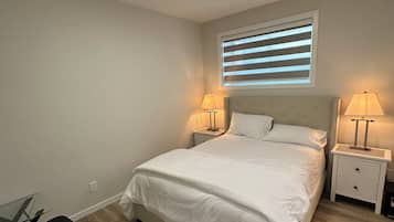 2 bedrooms, desk, soundproofing, iron/ironing board