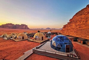 Quarto superluxo | 1 quarto, cofres nos quartos, Wi-Fi de cortesia, roupa de cama