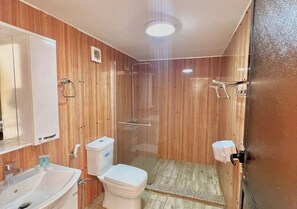 Quarto superluxo | Banheiro | Secador de cabelo, bidê, toalhas de banho 