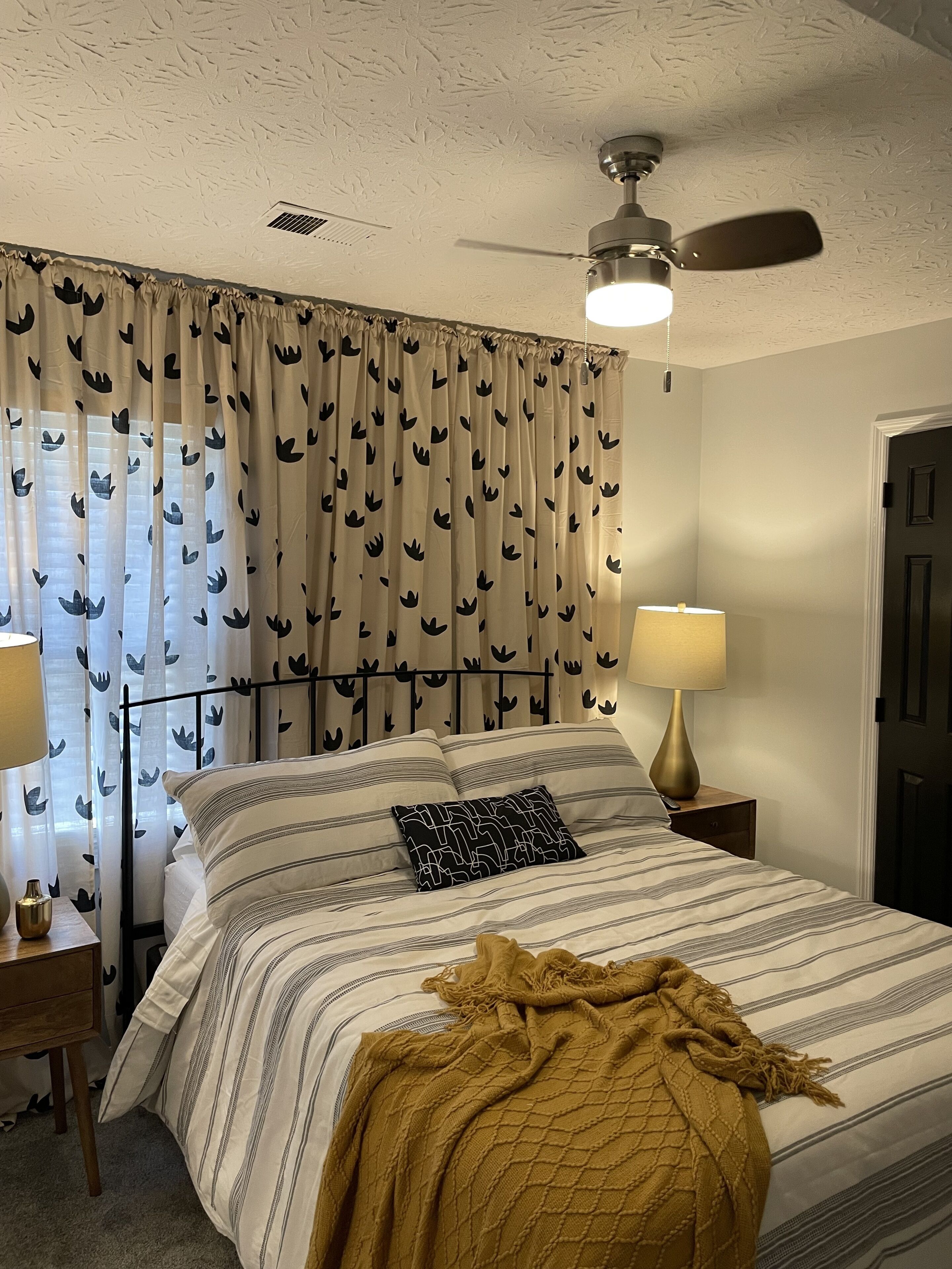 2 chambres, fer et planche à repasser, Wi-Fi, draps fournis