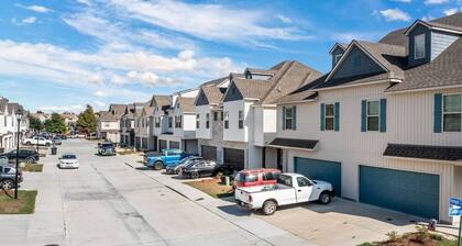 Tigers Lair Bungalow by LSU Baseball Park - CB1030