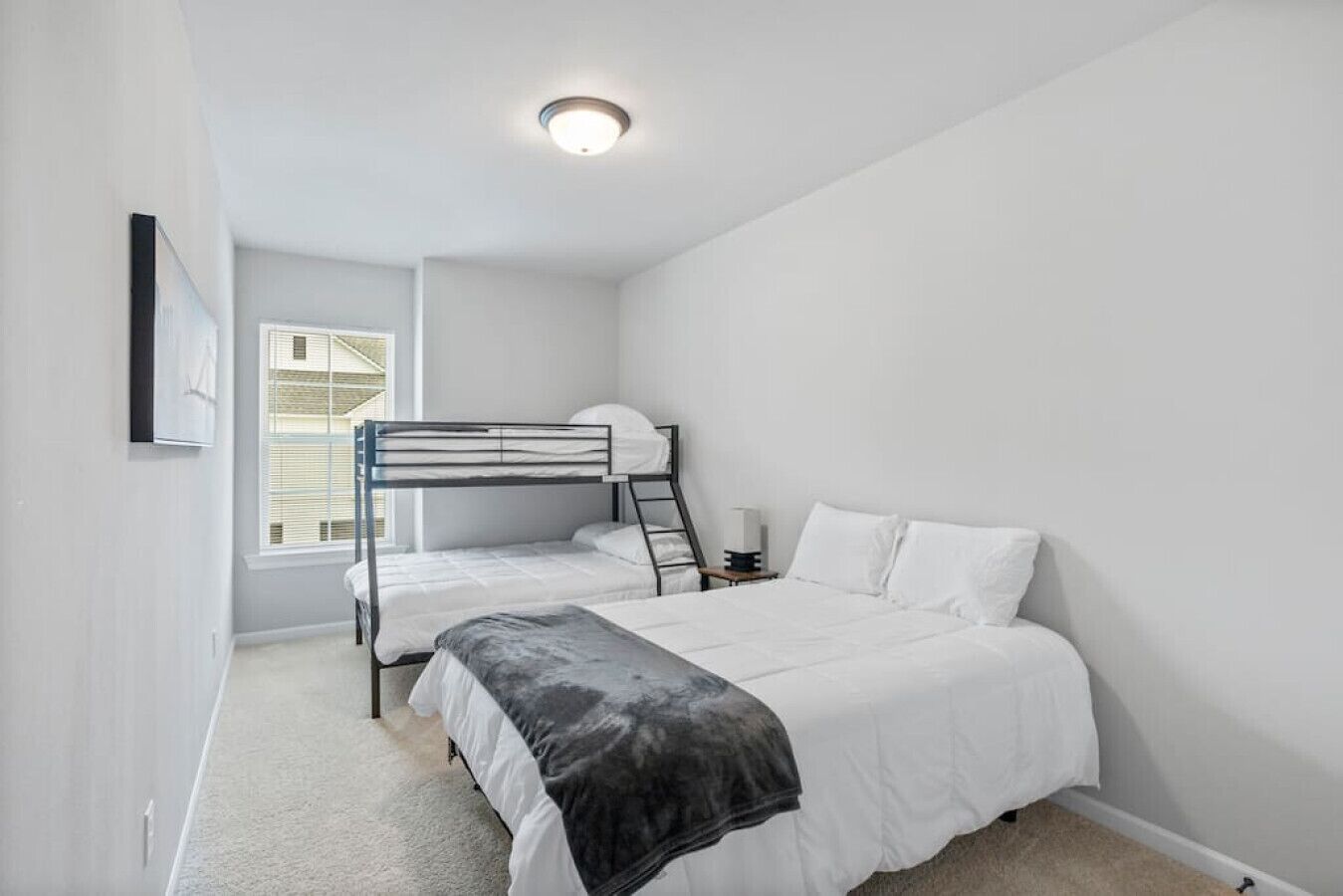 3 soverom, strykejern/-brett, reiseseng for barn og wi-fi (inkludert)