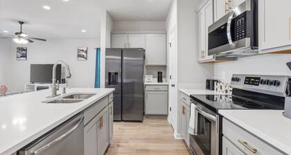 Tigers Lair Bungalow by LSU Baseball Park - CB1030