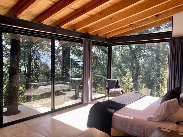 Premium bedding, desk, laptop workspace, bed sheets - Xomue (Valle de Bravo)
