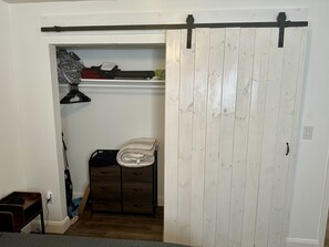 1 Schlafzimmer, Bügeleisen/Bügelbrett, kostenloses WLAN, Bettwäsche