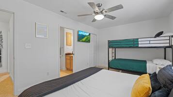 3 chambres, fer et planche à repasser, Wi-Fi, literie fournie