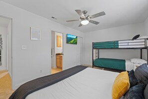 3 chambres, fer et planche à repasser, Wi-Fi, literie fournie