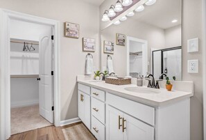 Towels - Serene Oasis for Deep Relaxation Near LSU - CL5628 (Baton Rouge)